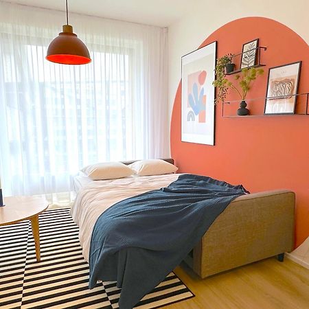 Design Apartment - Balcony, Free Parking, Yoga, 10 Mins To Center, By Gravity Прага Экстерьер фото